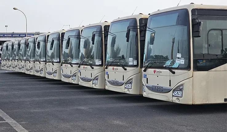 Dakar Dem Dikk – flotte de bus stationnés au dépôt
