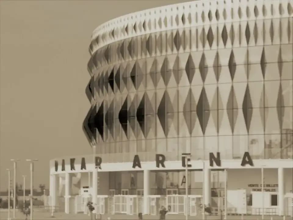 Façade losangée du Dakar Arena à Diamniadio, l'une des salles des Jeux Olympiques de la Jeunesse Dakar 2026