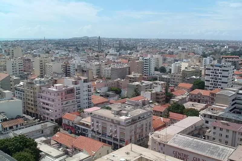 Vue sur le centre de Dakar avec ses immeubles de bureaux et d'habitation